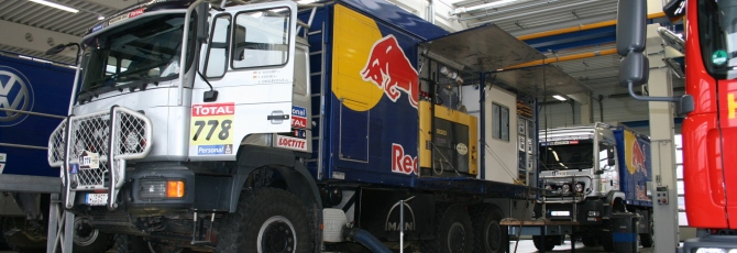 Diesel Stromerzeuger leise / superschallgedämmt beim Einsatz für Rallye Dakar